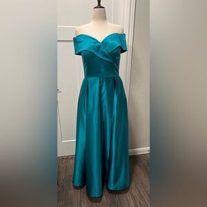 Elegant Teal Off-Shoulder Evening Gown